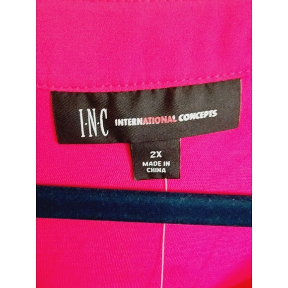 INC 2X International Concepts Women's Heritage Pink Peacock V-Neck Top NWT RV$70 - Picture 5 of 8